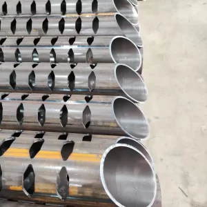 cắt laser lỗ ống inox